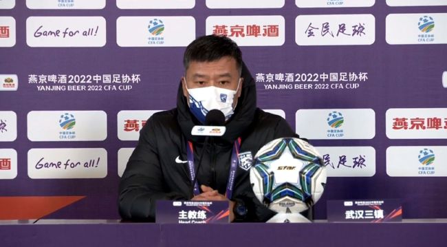 阿姨在丈夫面前转身